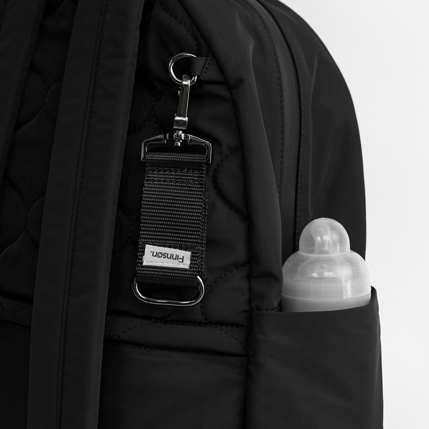 FINNSON ANA BLACK BACKPACK D-RING CLOSE UP