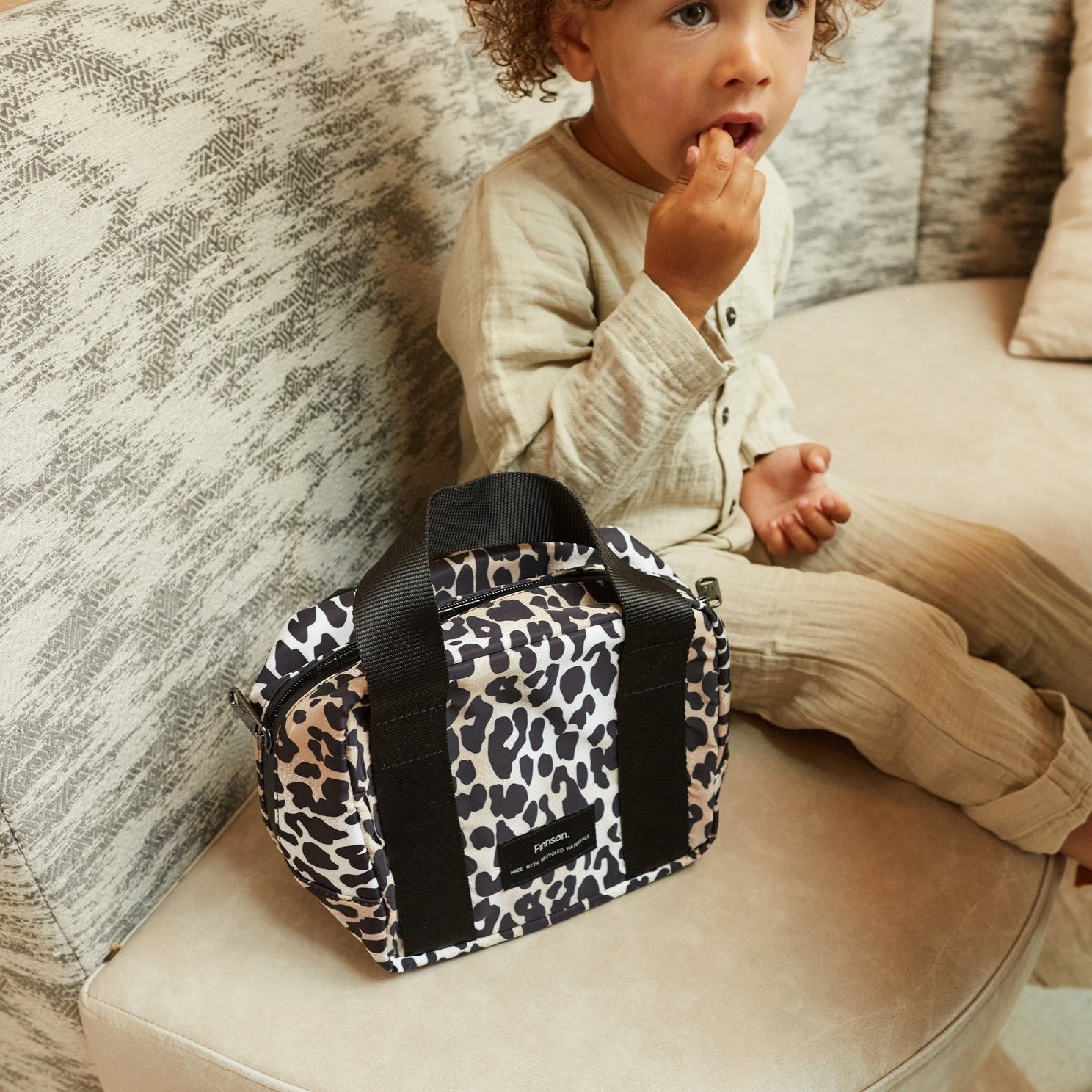 FINNSON EBBA LEOPARD COOLER LUNCH BAG WITH TODDLER