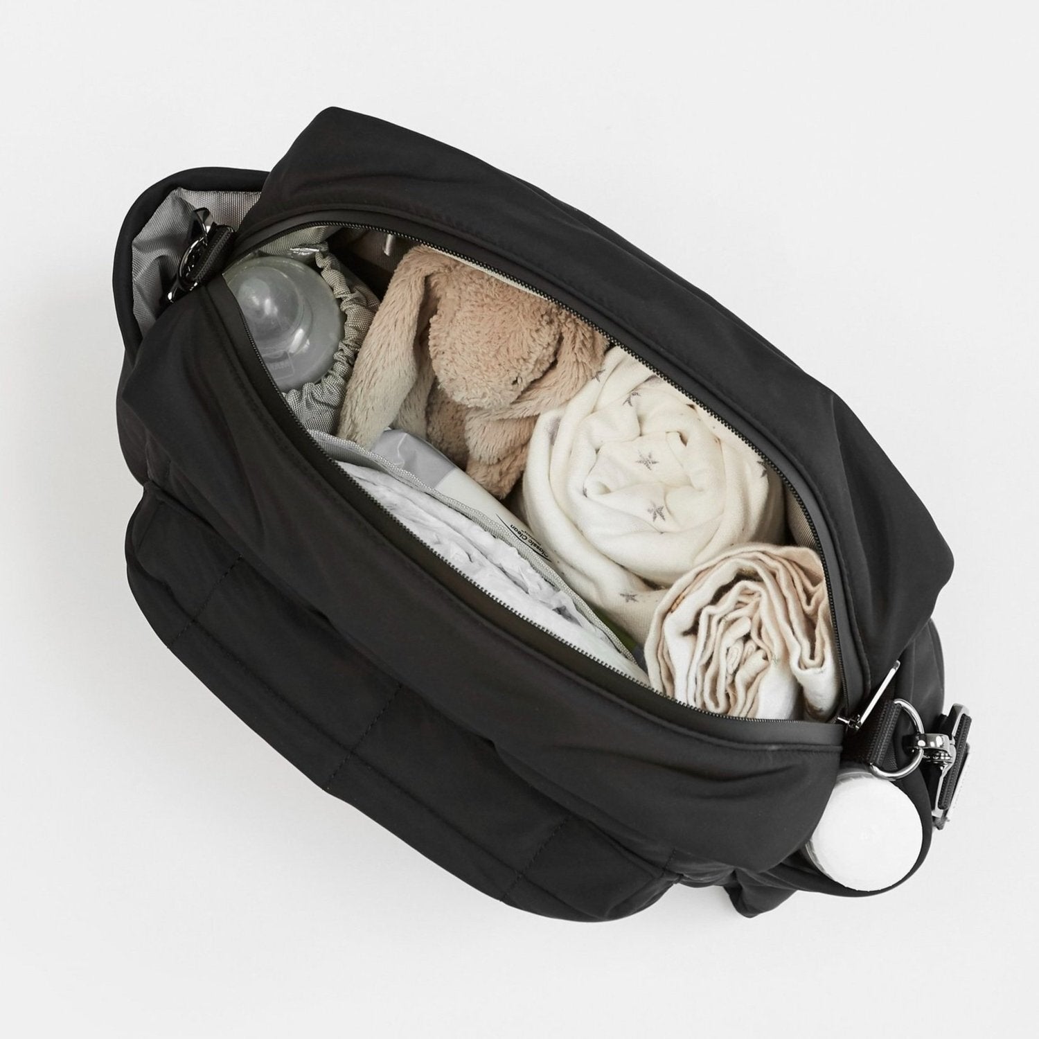 FINNSON FREYA BLACK OVERSIZED STROLLER ORGANISER INTERNAL PACKING SHOT