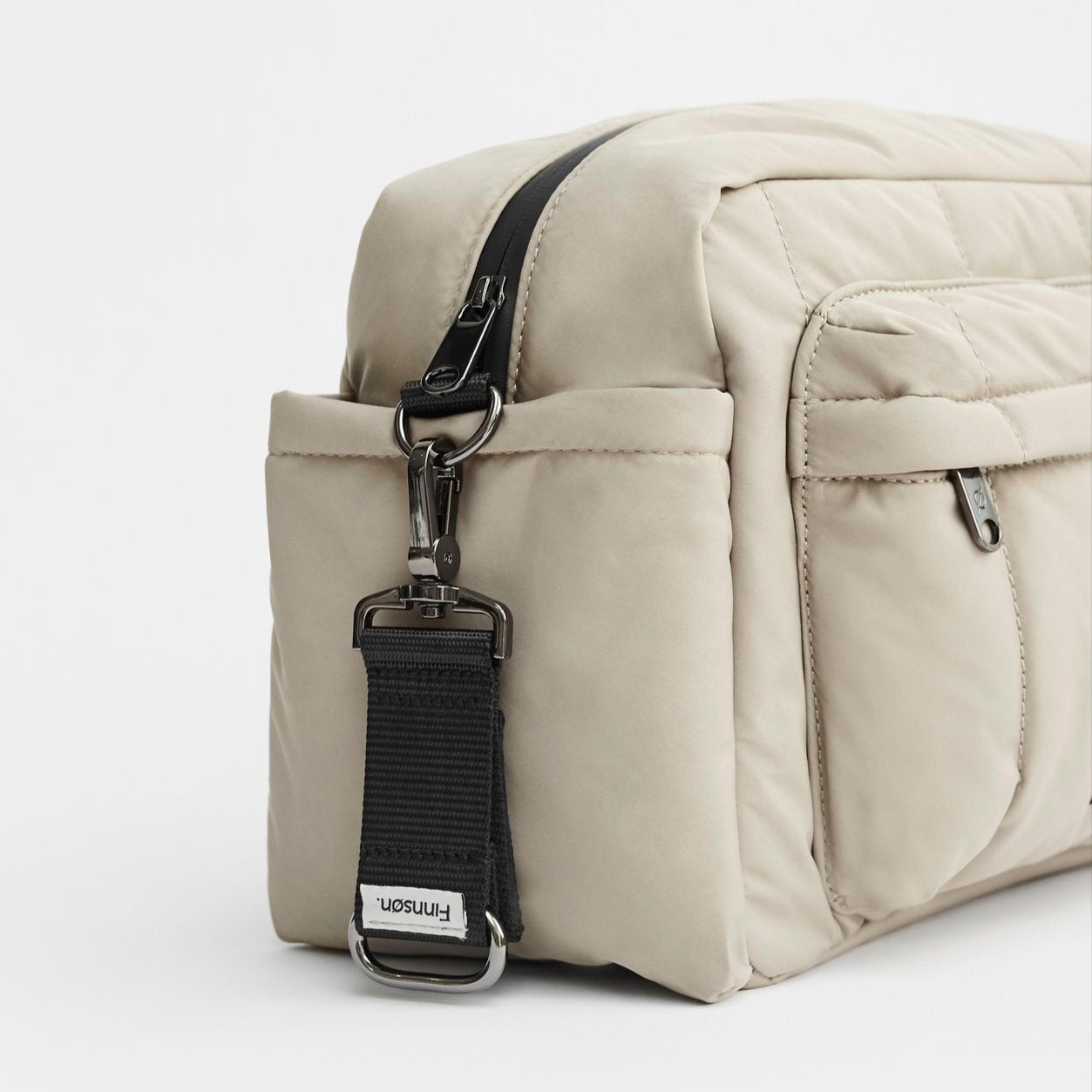 FINNSON FREYA OVERSIZED STROLLER ORGANISER TAUPE WITH STROLLER CLIP SIDE PROFILE