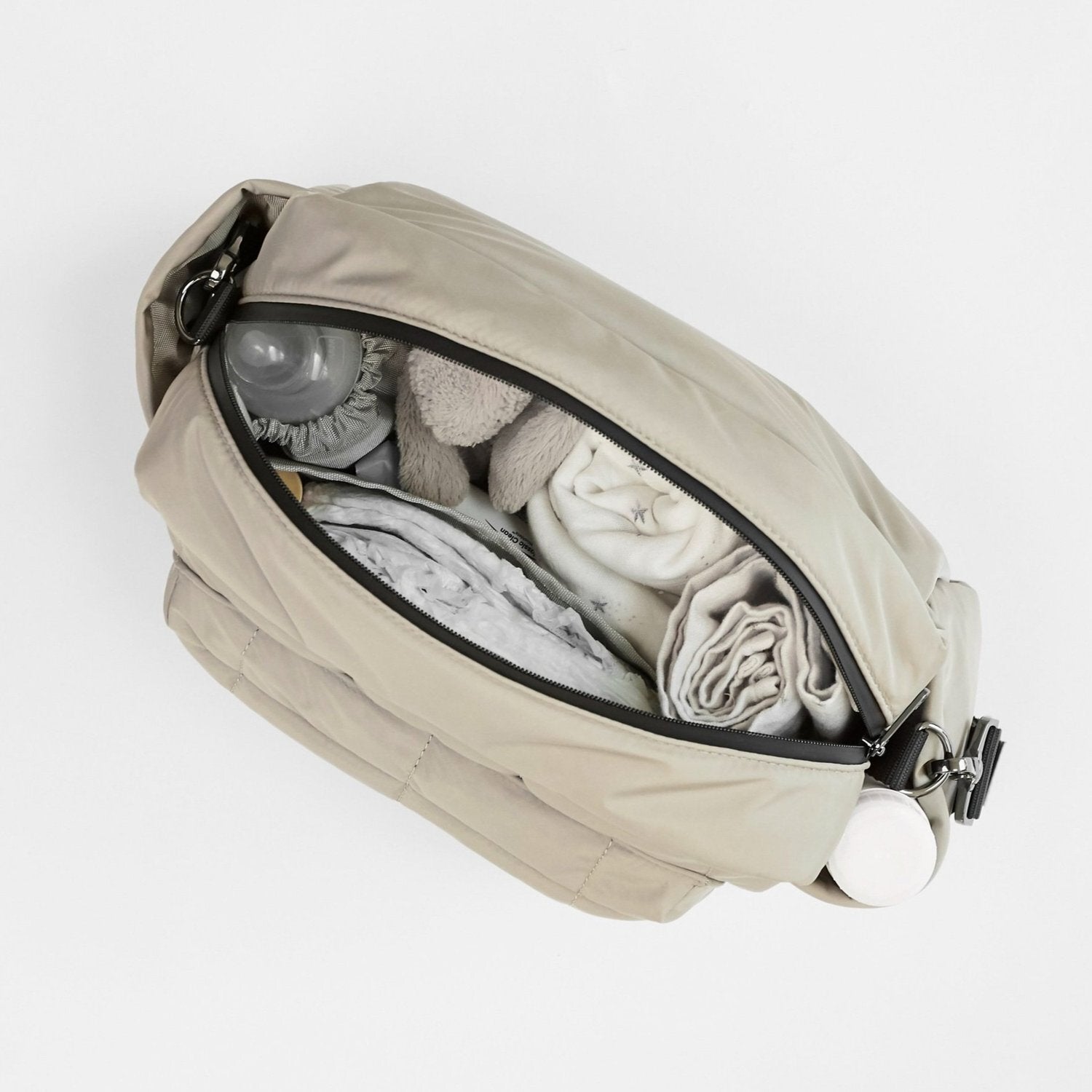 FINNSON FREYA TAUPE OVERSIZED STROLLER ORGANISER INTERNAL PACKING SHOT