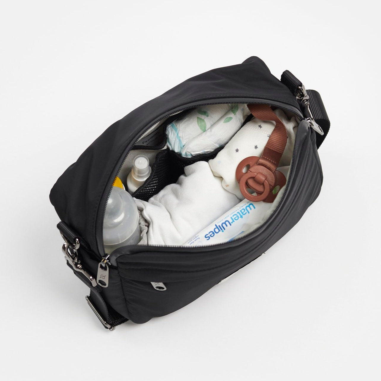 FINNSON FRIDA BLACK STROLLER ORGANISER INTERNAL PACKING SHOT