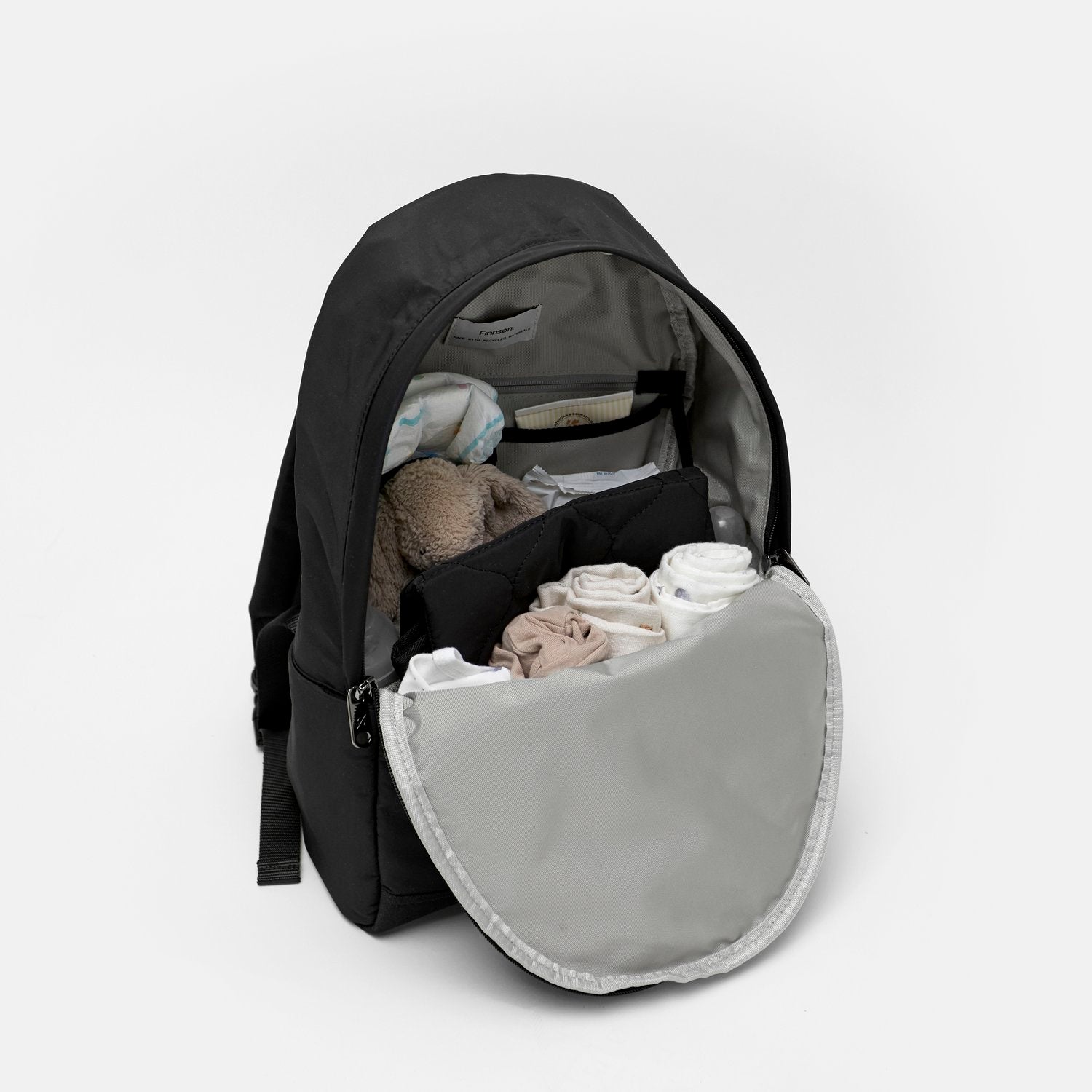 FINNSON INGE BLACK BACKPACK INTERNAL PACKING SHOT