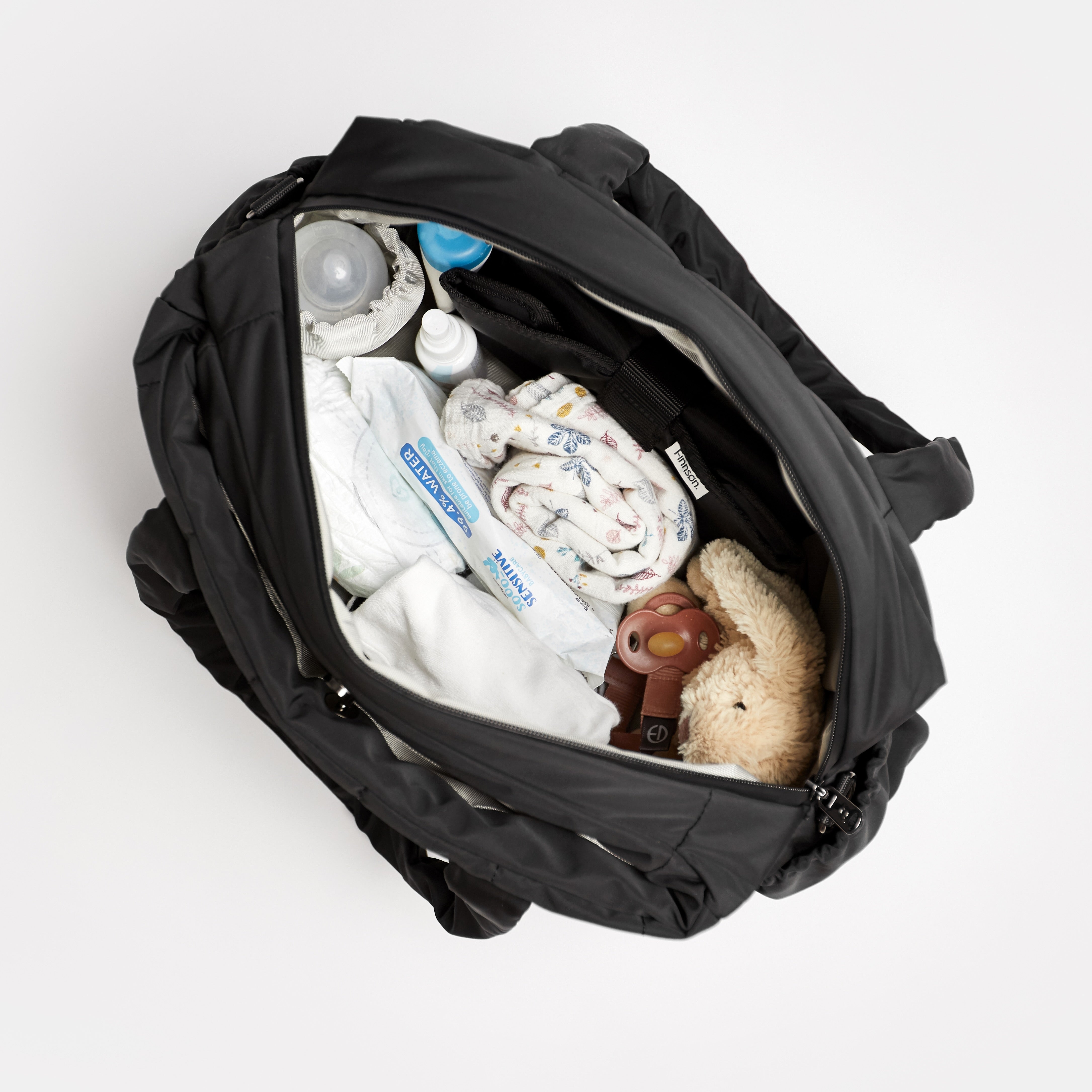 FINNSON INNES HOLDALL BLACK INTERNAL PACKING SHOT