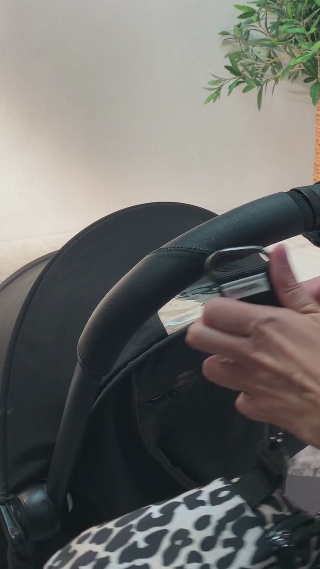 FINNSON VIDEO TO SHOW TO ATTACH STROLLER CLIPS TO PRAM